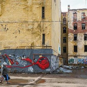 Путин поручил выделить 45 миллиардов рублей на расселение аварийного жилья