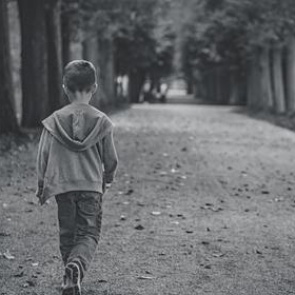 Поправки в Семейный кодекс позволят временно забирать детей из семей