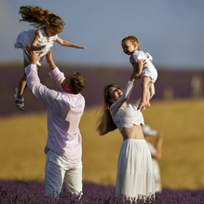 Правительство разработает новую систему поддержки семей с детьми