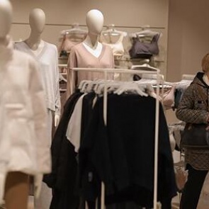 Россиян предупредили о росте цен на одежду и обувь на четверть в 2022 году