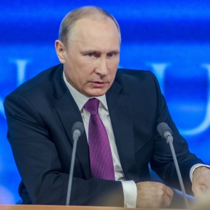 Путин предупредил о новых вспышках заболеваемости COVID-19 в России