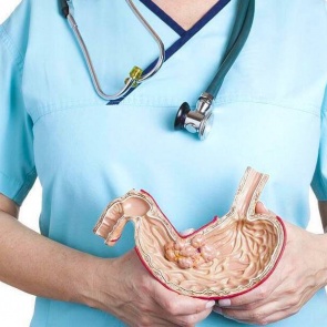 Названы неожиданные признаки рака желудка