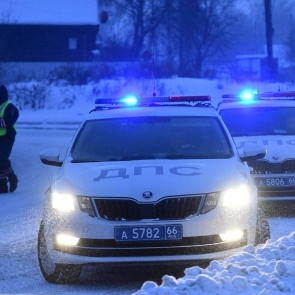 В Новосибирске пьяная женщина сбила двух детей на тротуаре