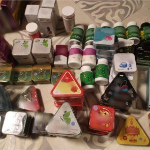 Жительница Ачинска торговала запрещенными таблетками для похудения. В ее квартире нашли больше 100 упаковок