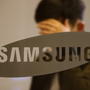 «Отгрузка приостановлена»: Samsung объявил о прекращении работы в России