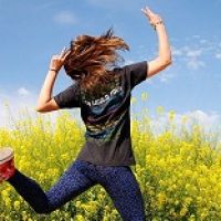 Люди бывают счастливы в двух возрастах