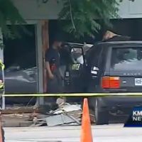 В США 80-летний автомобилист протаранил детский сад