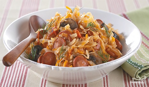 Солянка с сосисками в мультиварке