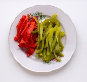 Морской коктейль с соевым соусом