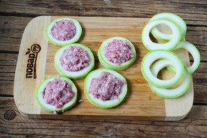 Кабачки в кляре с фаршем по-домашнему