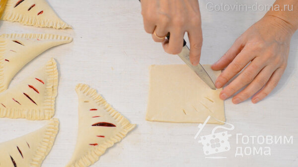 Слойки с вишней. Быстрые Пирожки из слоеного теста