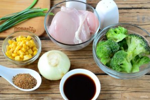 Пицца из куриного филе с сыром и брокколи