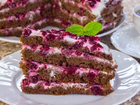 Торт с брусникой