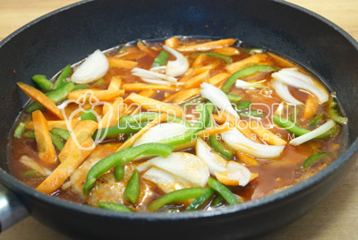 Нежное мясо тушеное с овощами