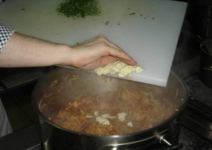 Капуста, тушеная со свиными ребрышками