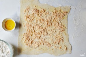 Сырные палочки из слоеного теста