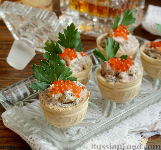 Тарталетки с тунцом