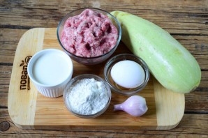 Кабачки в кляре с фаршем по-домашнему