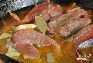 Горбуша, тушенная с овощами