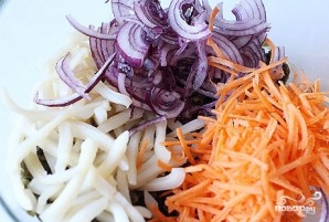 Салат из кальмаров и морской капусты