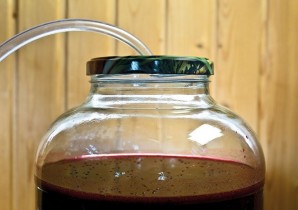 Домашнее вино из смородины без дрожжей