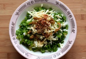 Фламенкины с начинкой из сыра, яйца и зеленого лука