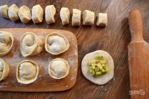 Вегетарианские пельмени с кабачками