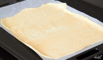 Пирог с грибами, сметаной и сыром