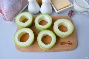 Кабачки, фаршированные индейкой