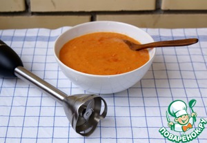 Пицца с моцареллой и беконом