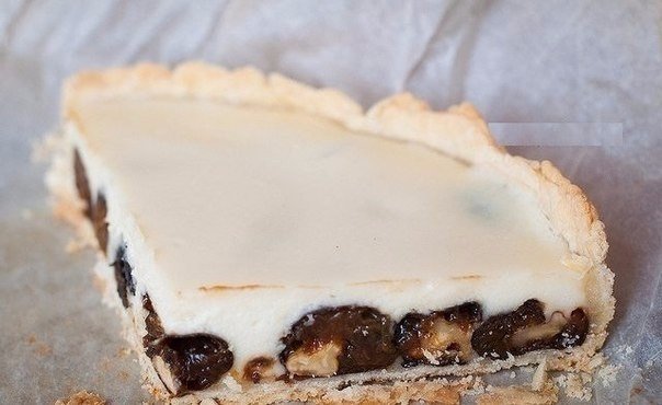 Сказочный пирог с черносливом и сметаной