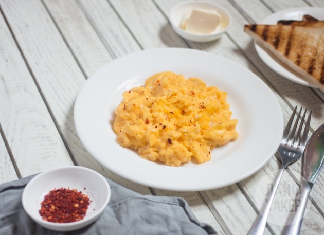 Идеальная яичница-скрэмбл
