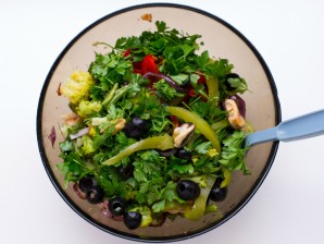 Морской коктейль с соевым соусом