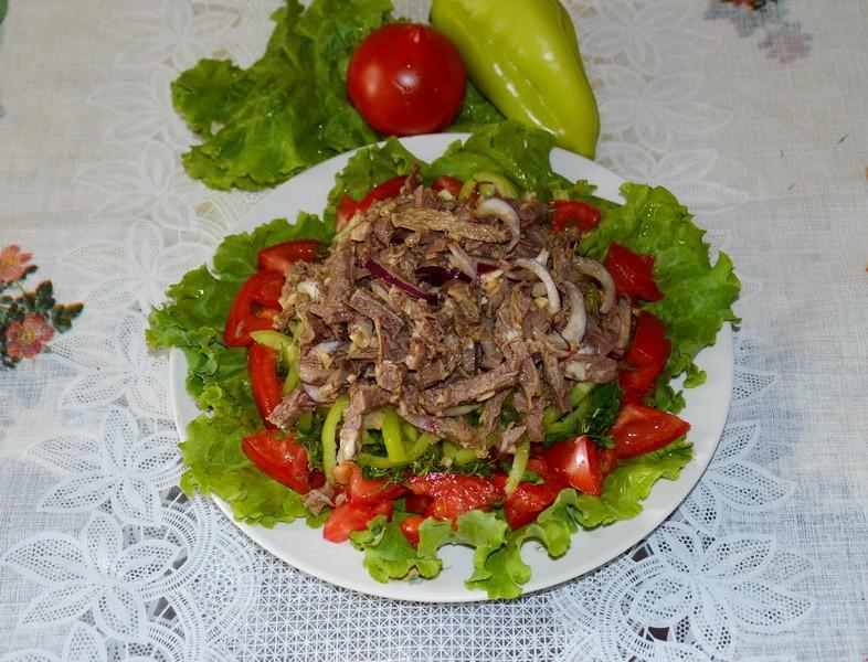 САЛАТ С ГОВЯДИНОЙ И БОЛГАРСКИМ ПЕРЦЕМ