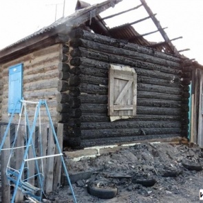 Жительница Красноярского края обиделась на возлюбленного и подожгла его дом